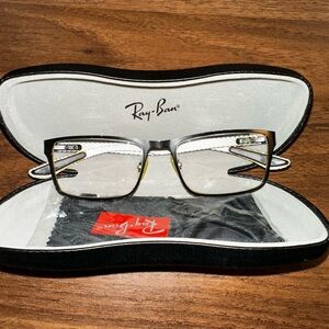 Ray-Ban Black and Carbon Fiber Rectangular Glasses with case